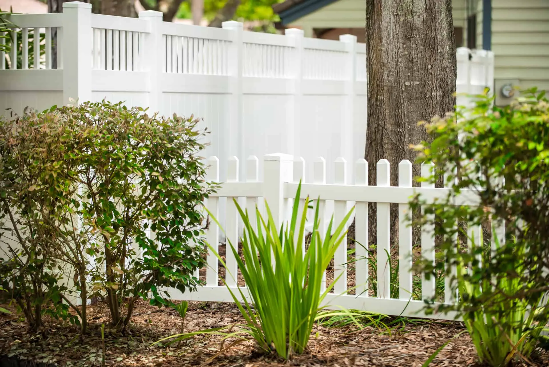 Utah Fencing vinyl fence - Melrose Privacy Picket