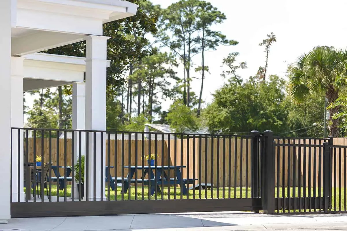 Utah Fencing aluminum fence - Heritage