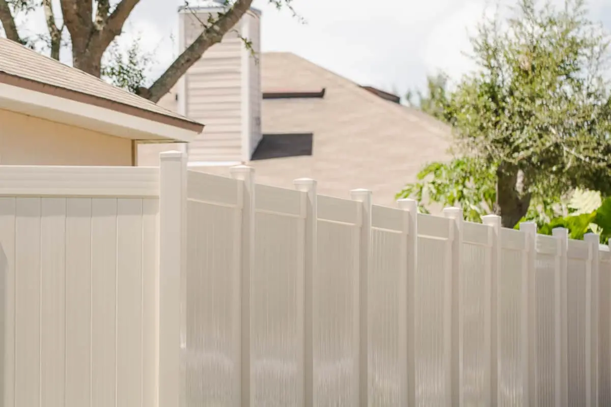 White vinyl privacy fence in Utah