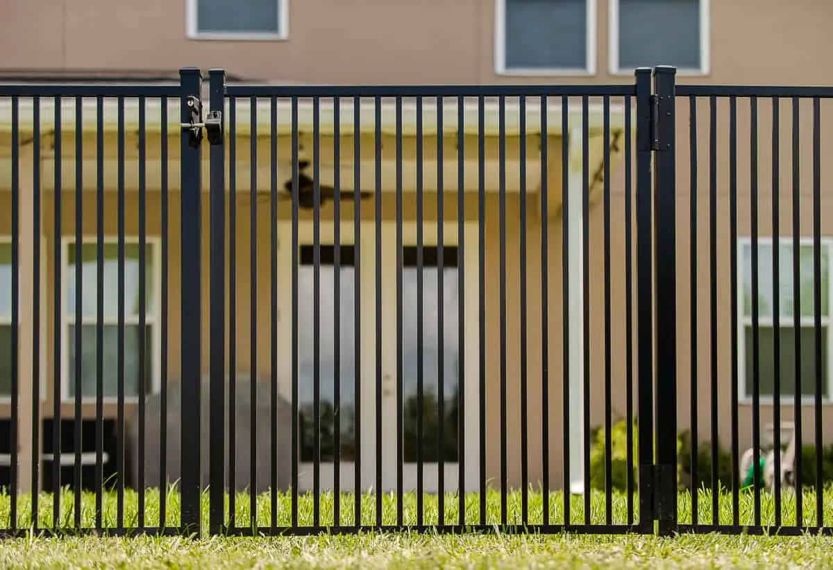 Utah Fencing aluminum fence - Heritage Double