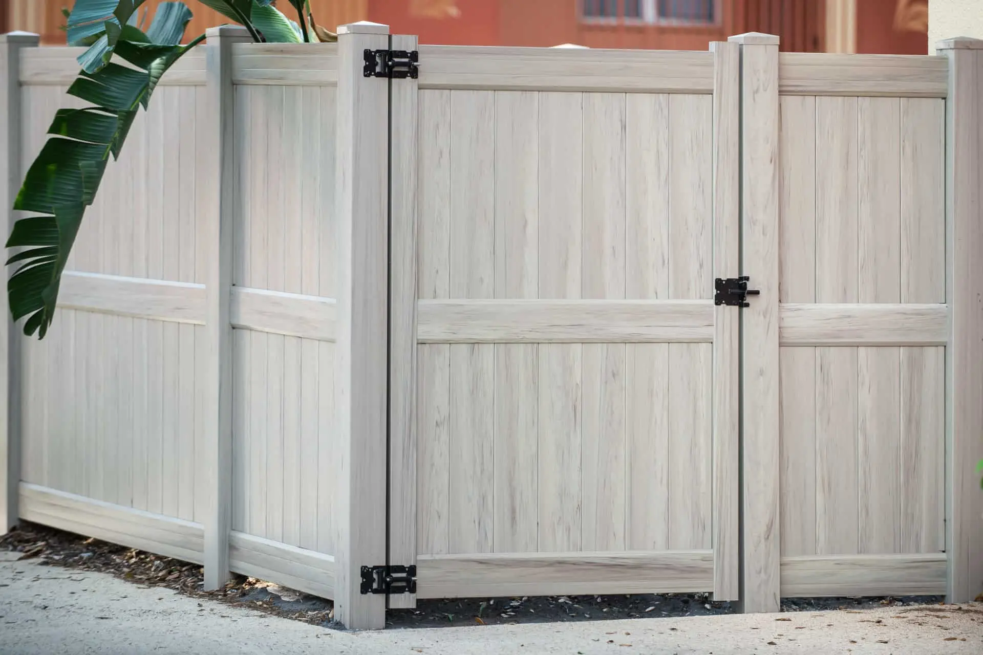 Utah Fencing vinyl fence - Heartwood Weathered Gray 3