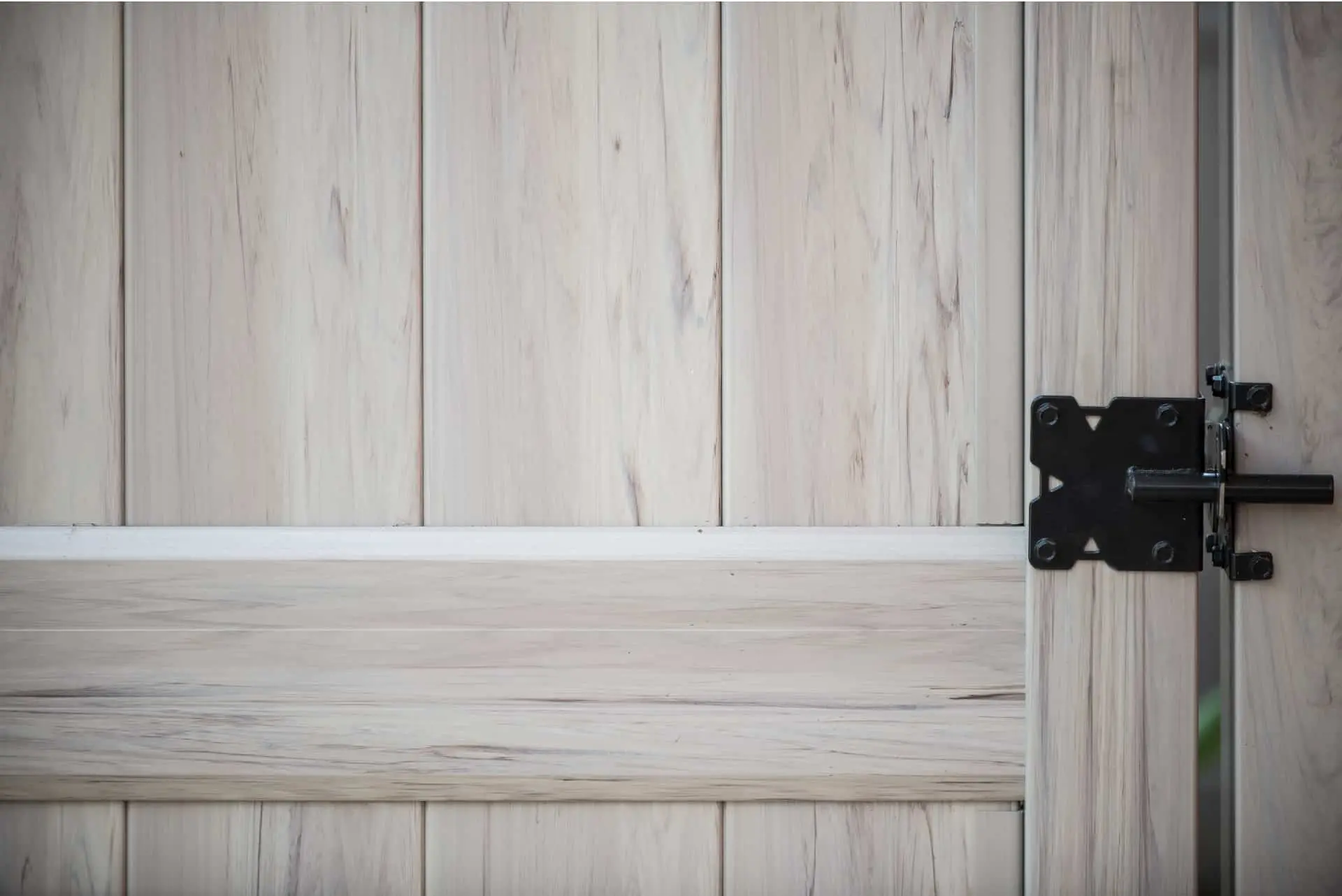 Utah Fencing vinyl fence - Heartwood Weathered Gray 4